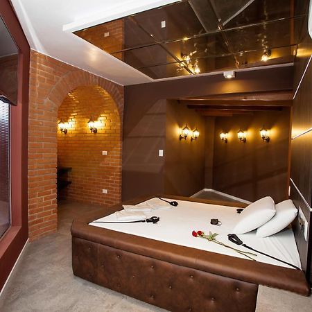 Motel Napoleon Almirante Tamandaré Exteriör bild
